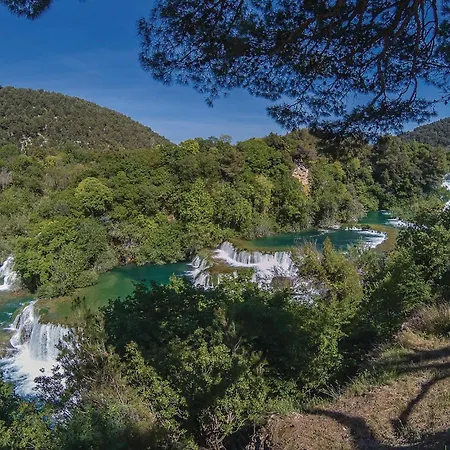 Stunning In Karalic With Wifi