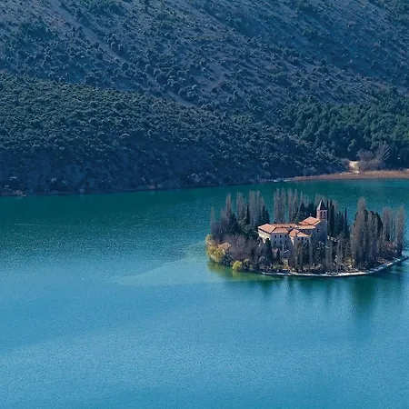 Stunning In Karalic With Wifi * Siritovci