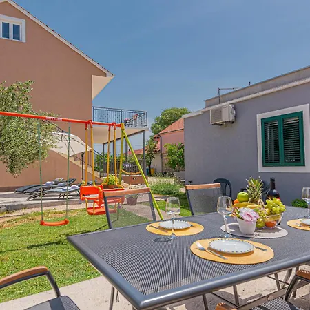 Apartment Stunning In Karalic With Wifi