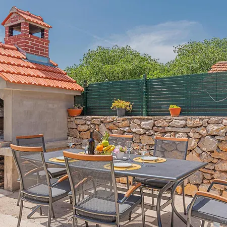 Stunning In Karalic With Wifi Apartment Siritovci